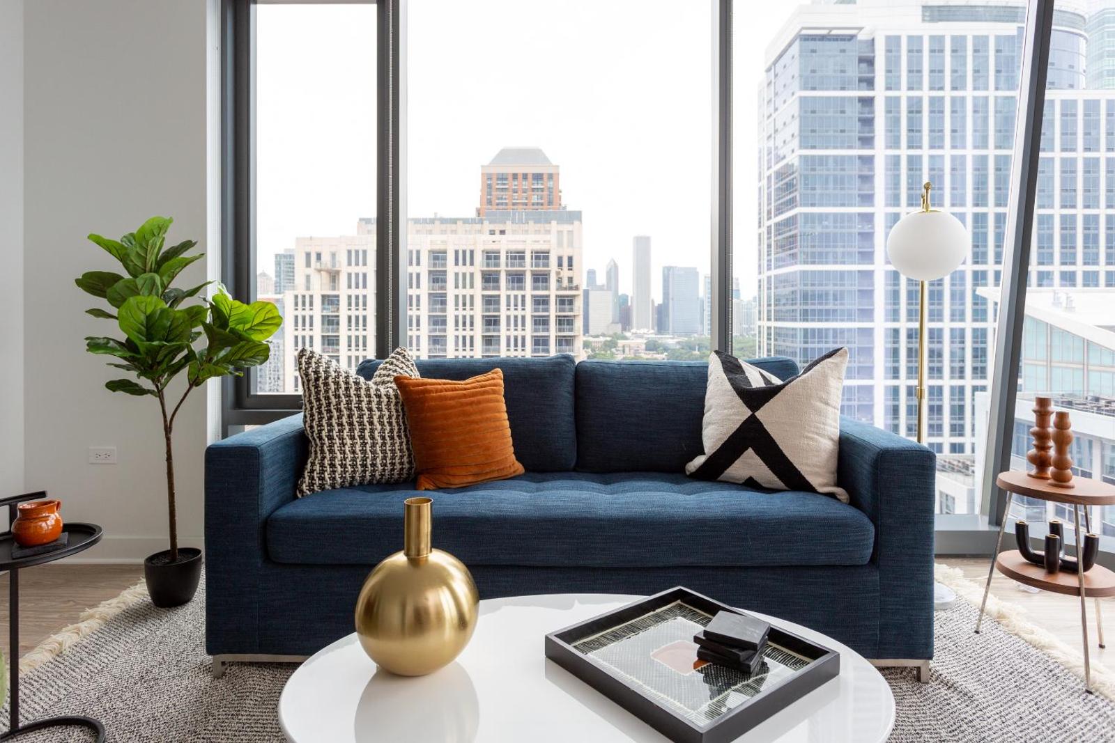 Domio I South Loop I Luxe 2 BR + Sauna and Fitness Center Main image 1