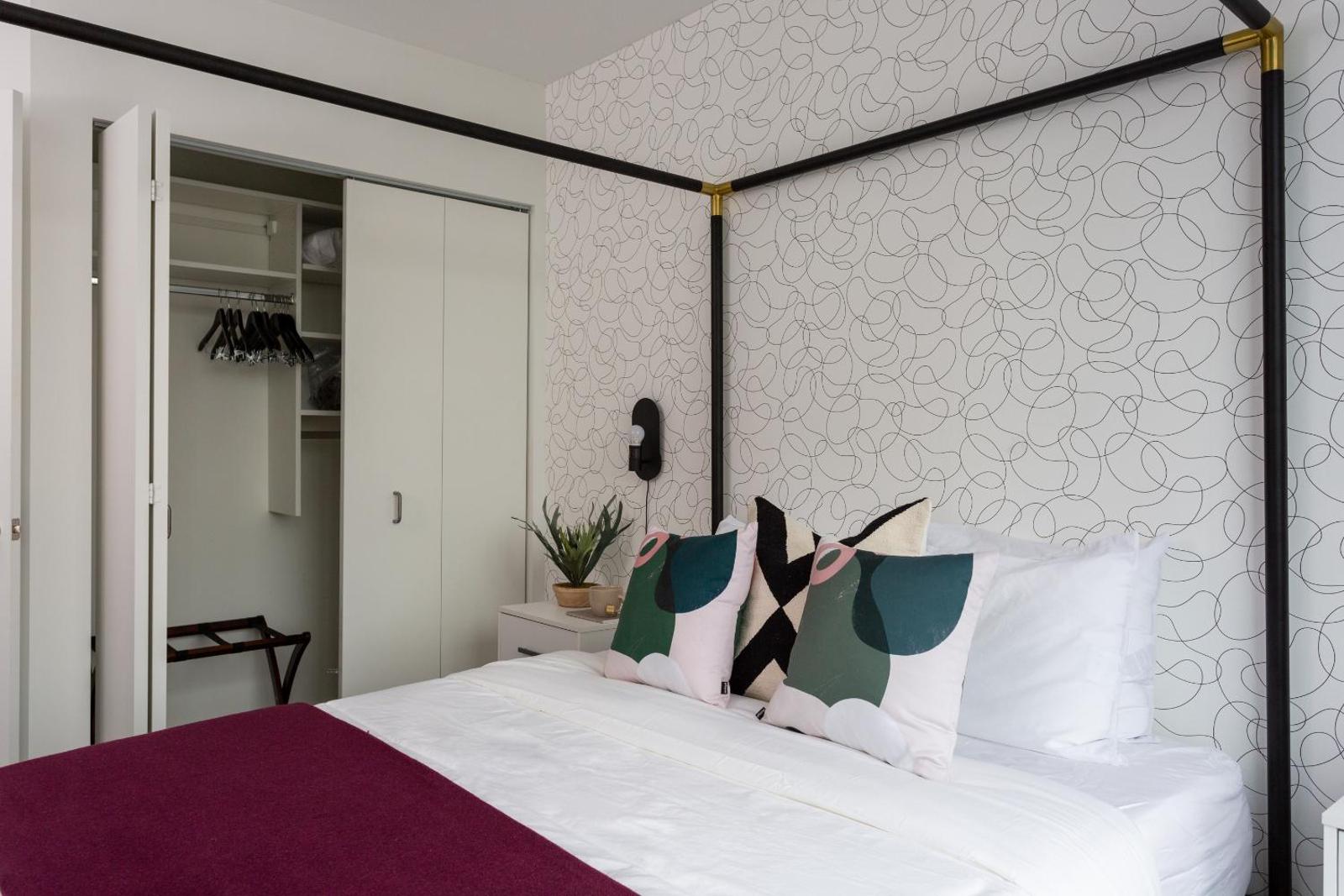 Domio I South Loop I Luxe 2 BR + Sauna and Fitness Center Main image 2